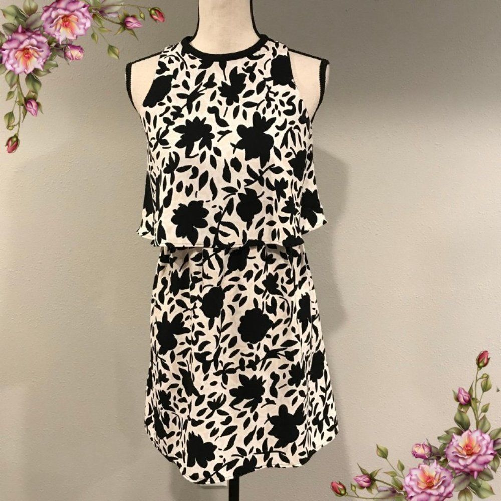 Floral mini sleeveless dress